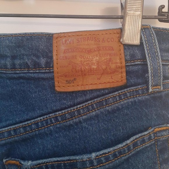 Levi's 501s with Button Fly - Picture 3 of 3